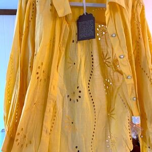 Forever That Girl, yellow, pearl button blouse. 100% cotton. Beautiful!
